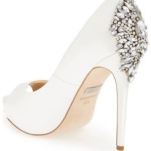 NWOT Badgley Mischka Ciara Embellished Stilettos